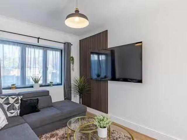 Rental! 4 BR Hawkwell Park Drive