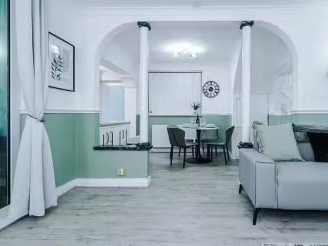 Unique 4 BR Morningside Drive
