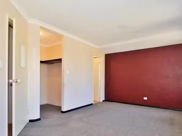 Rental! 4 Granada Way, Ellenbrook, WA 6069