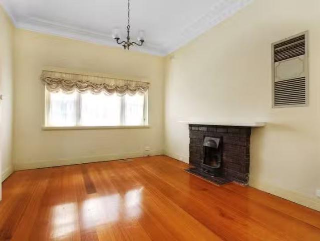 Deal! 4 Freda Street, Hughesdale VIC 3166