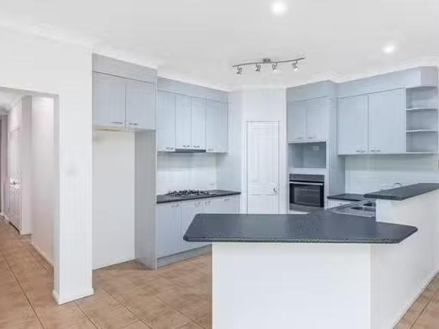 Deal! 4 Hoya Close, North Lakes, QLD 4509
