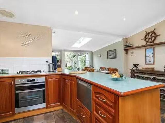 Just in! 4 Jenkin Street, South Fremantle, WA 6162