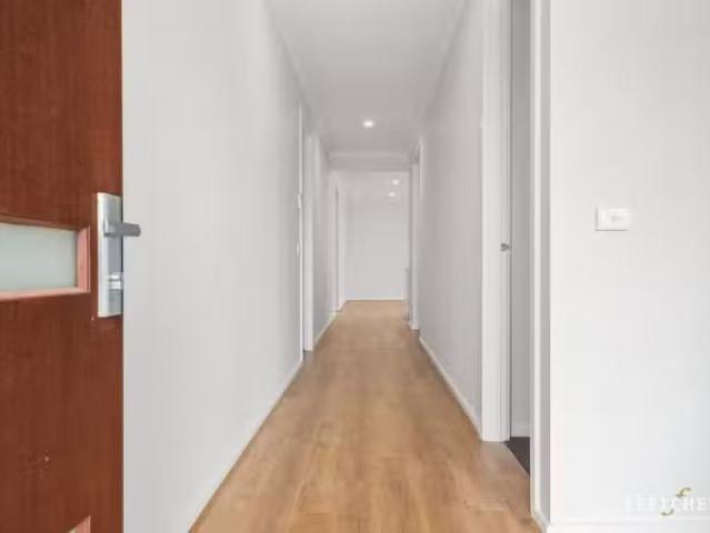 New 4 League Road, Donnybrook VIC 3064 House For Lease
