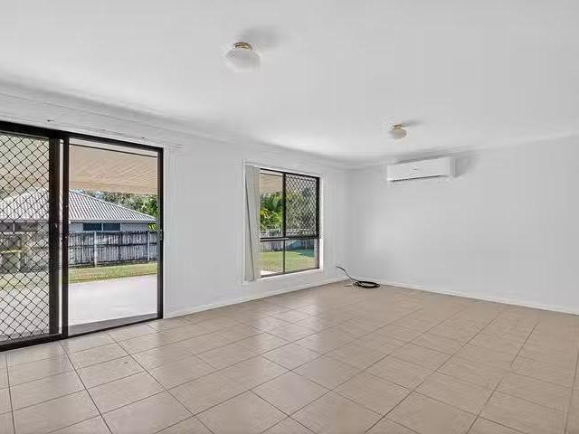 For Rent! 4 Leggett Street, Morayfield, QLD 4506