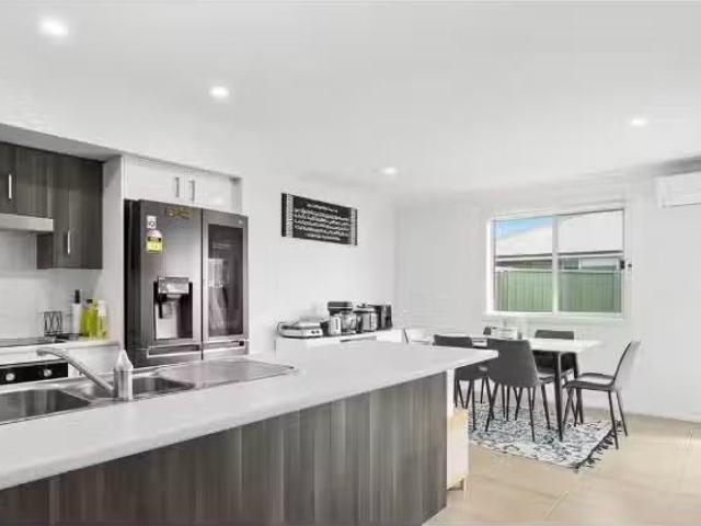 Just in! 4 Manoora Way, Nowra House for rent Listed by Christ.