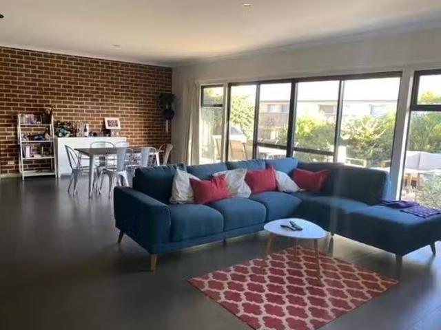 Deal! 4 Sherwood Crescent, Broadwater, WA 6280