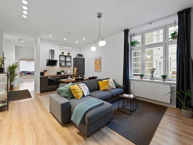 Cozy 4 room apartment in Mitte Sprengelkiez