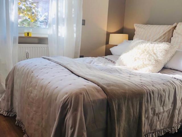Cozy 4 room apartment in Stuttgart, Stuttgart Amsterdam Apartments for Rent