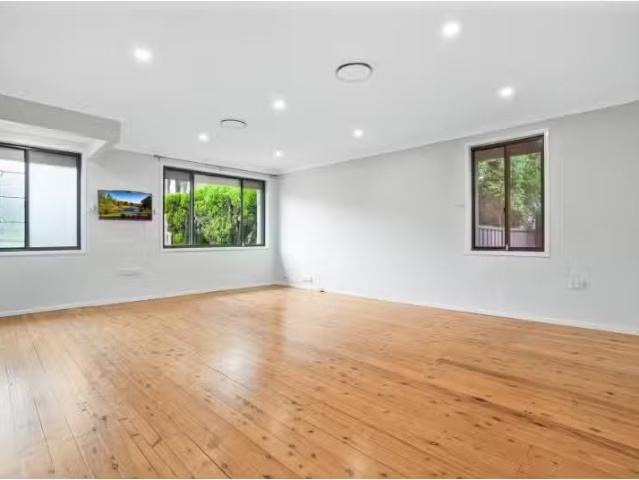 Charming 4 Rich Place, Jamisontown House for rent Listed by A.