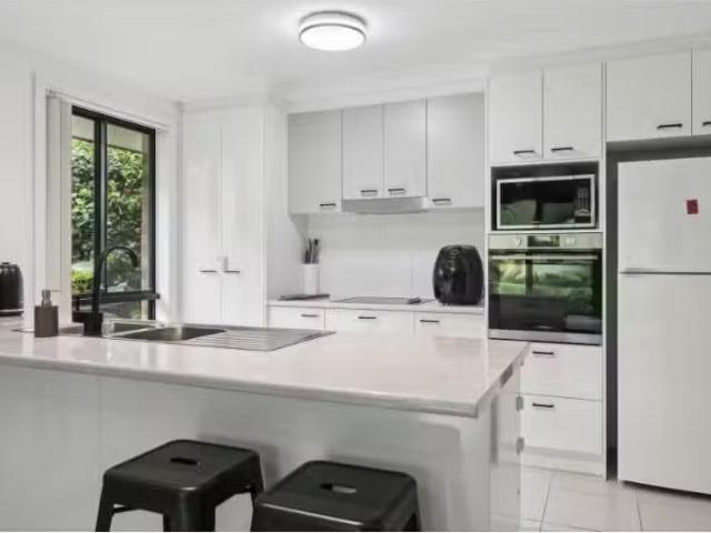 Deal! 4 Rigoni Crescent, COFFS HARBOUR House for rent Listed.