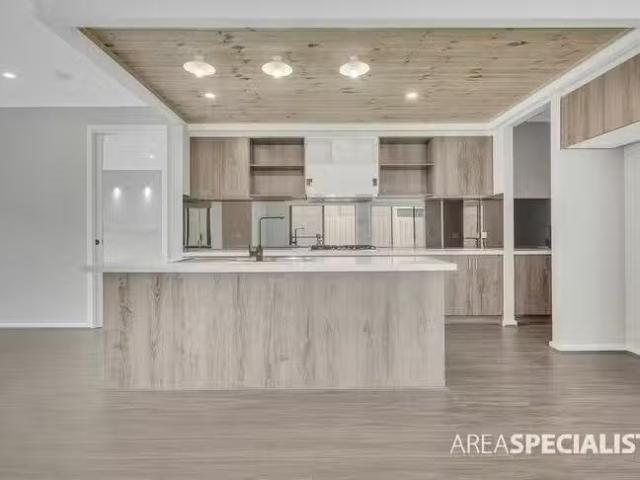 For Rent! 4 Ruthven Way, Mambourin, VIC 3024