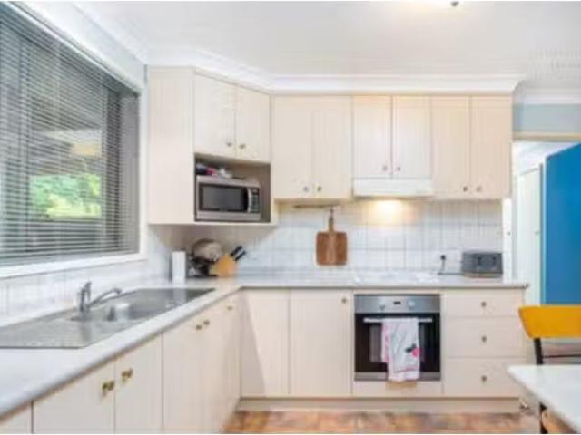 New 4 Tinga Crescent, Kooringal House for rent Listed by Leas.