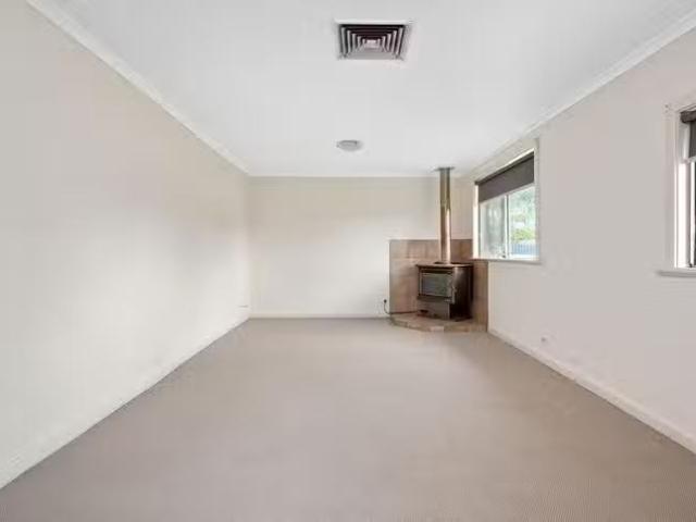 For Rent! 4 York Street, Boulder, WA 6432