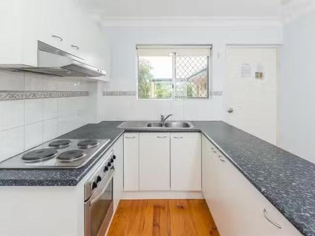 Unique 5/43 Hunter Street, Greenslopes, QLD 4120
