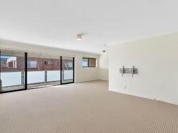 Cozy 5/45 Kirkland Avenue, Coorparoo, QLD 4151