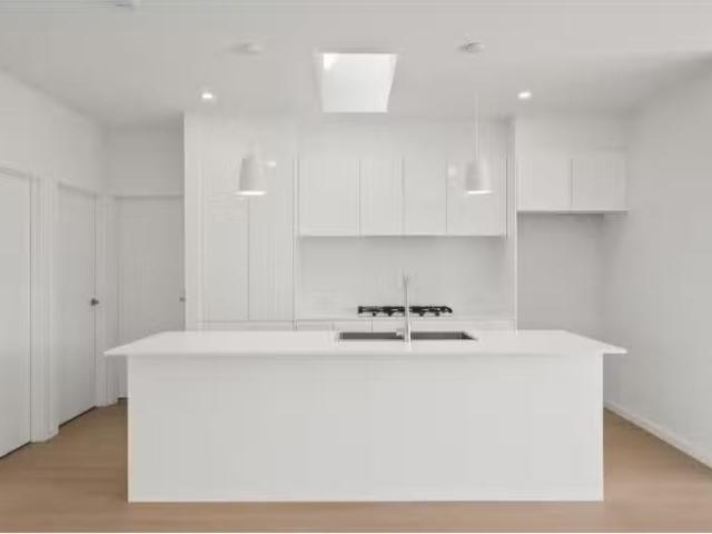 Cozy 56 Honeycomb Street, Horsley House for rent Listed by Ja.