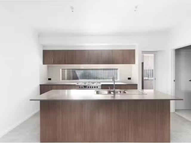 Nice 57 Tharawal Drive, WONGAWILLI House for rent Listed by L.