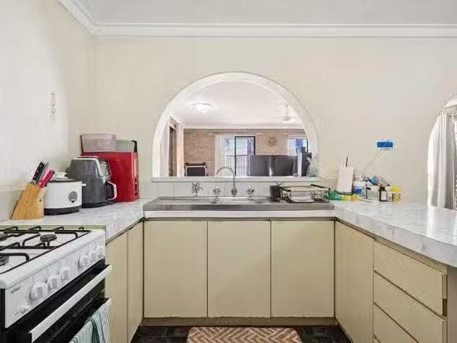 Cheap 59 Ashburton Drive, Gosnells, WA 6110