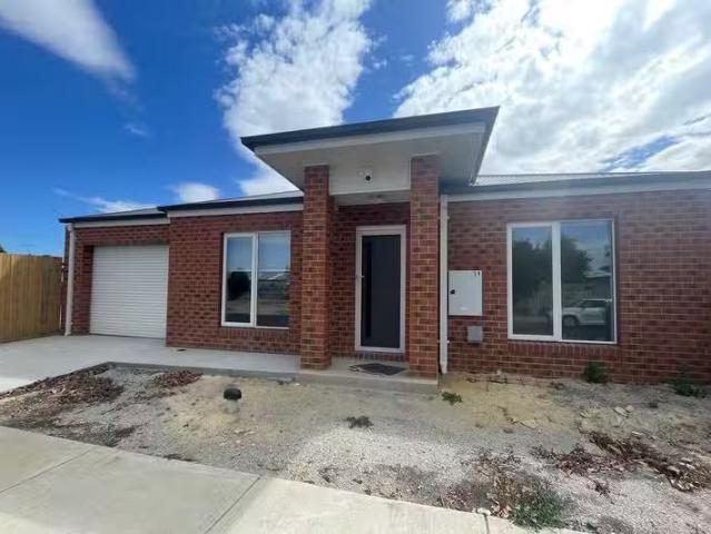 Unique 59 Iona Street, Norlane, VIC 3214 Townhouse for Rent