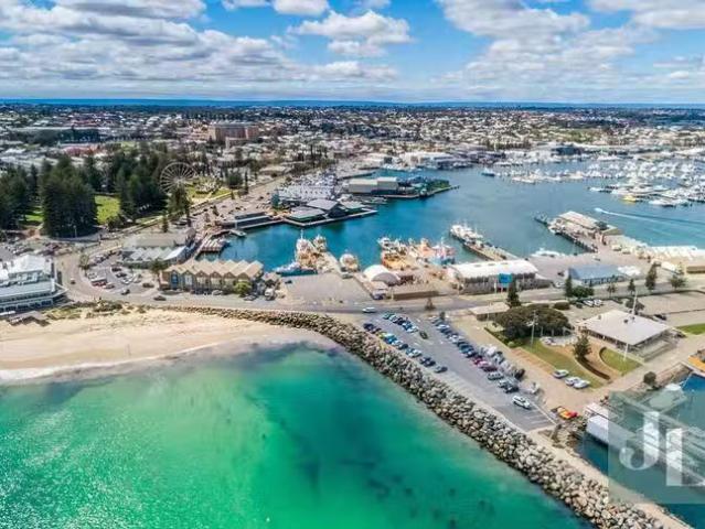 Cheap 501/17 Freeman Loop, North Fremantle, WA 6159