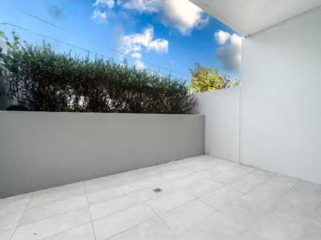 For Rent! 5/1 Balmoral Street, Waitara Apartment for rent Lis.