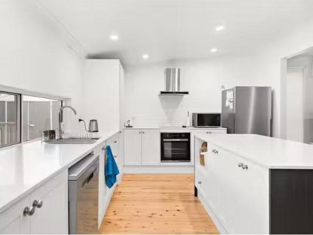 Unique 51 Fourth Street, Boolaroo House for rent Listed by Na.