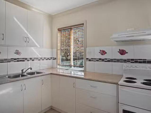 Just in! 51 Gleeson Crescent, Harlaxton, QLD 4350