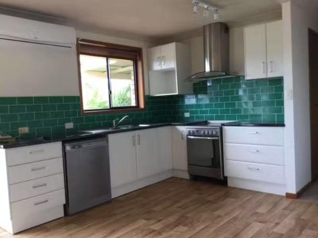 Deal! 51 Heron Road, Catalina House for rent Listed by Emily.