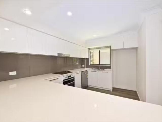 Cheap 5/23 Denham Street, Port Macquarie Townhouse for rent L.