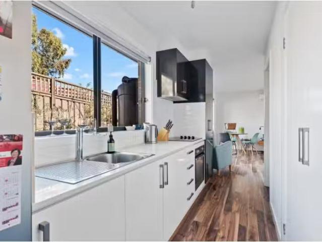Unique 5/21 John Street, Kangaroo Flat Apartment for rent Lis.
