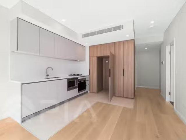 For Rent! 524/1 Maple Tree Road, Westmead, NSW 2145