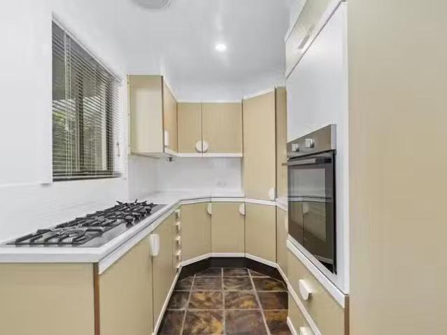 Cheap 524 Barkly Street, Golden Point, VIC 3350