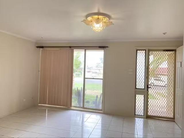 For Rent! 52 Cordelia Crescent, ROOTY HILL, NSW 2766 House f.