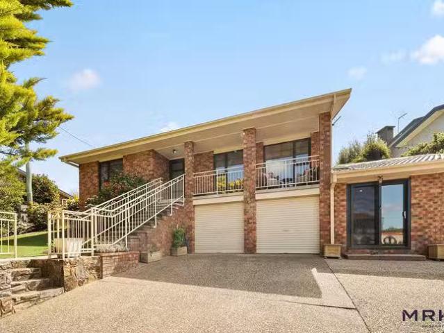 Nice 52 Dumas Street, Mckellar, ACT 2617