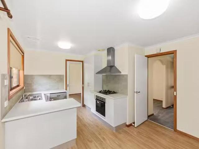 For Rent! 5/2 4 Pitt Street, Mornington, VIC 3931