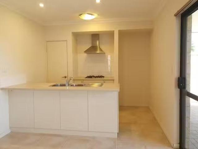 Just in! 5/35 Hamilton Street, Cannington, WA 6107