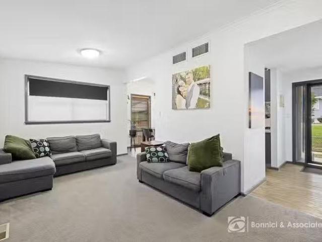 For Rent! 5 Costa Court, Wodonga, VIC 3690