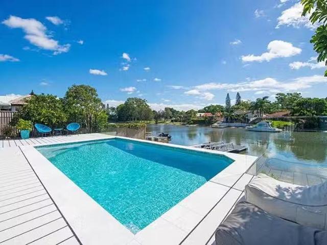 Just in! 5 Andrew Avenue, Broadbeach Waters, QLD 4218