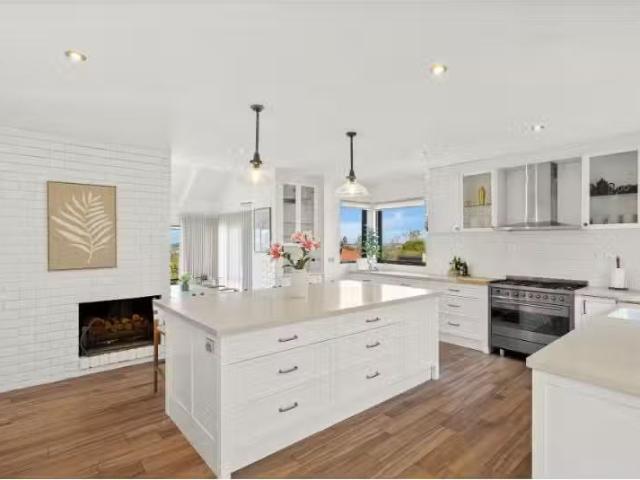 Charming 5 Allen Street, Mount Keira House for rent Listed by.
