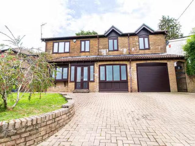 Cheap 5 bedroom detached house for rent in Waun Hir, Efail Isa.