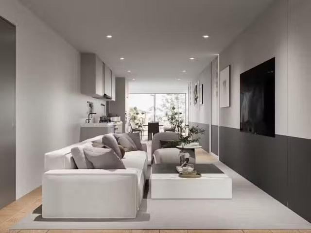 For Rent! 5 bedroom flat for rent in Woodlands, Church Road, B.