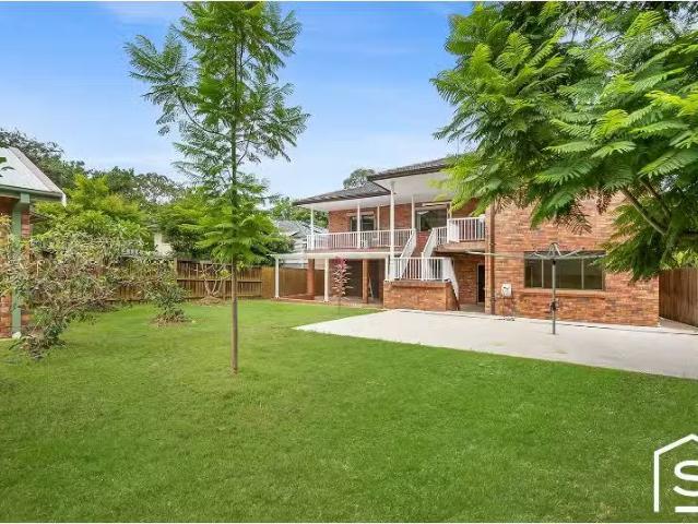 Cozy 5 BR 3 Thorn Street, Ryde House for rent Listed by Signa.
