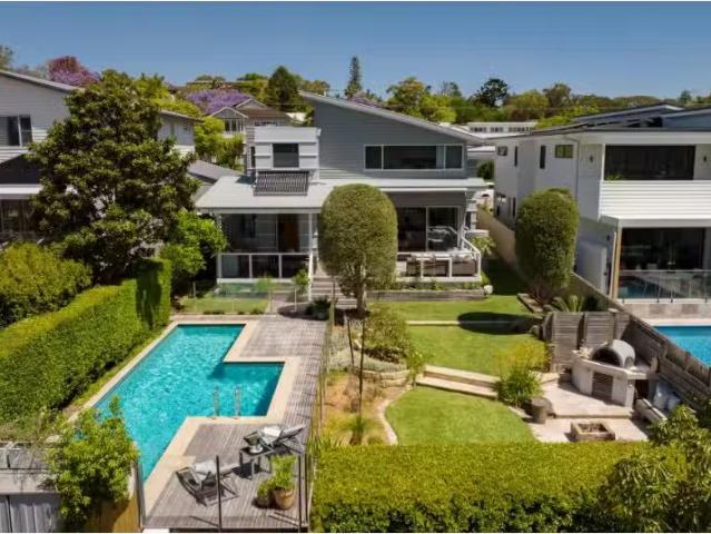 Nice 5 BR 13 Brighton Street, Curl Curl House for rent Listed.