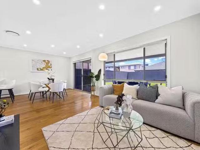 Deal! 5 BR 15 Witchingham Street, Marsden Park, NSW 2765