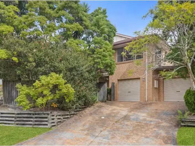 Nice 5 BR 2/136 James Sea Drive, Green Point Townhouse for ren.