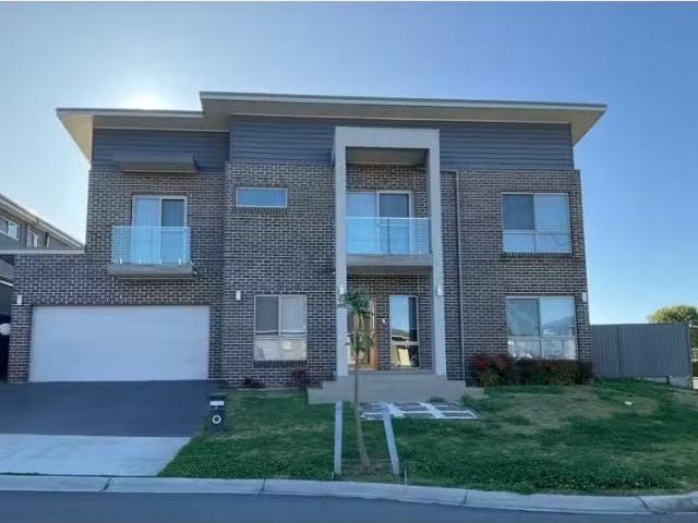 Rental! 5 BR 2 Jones St, ORAN PARK House for rent Listed by C.