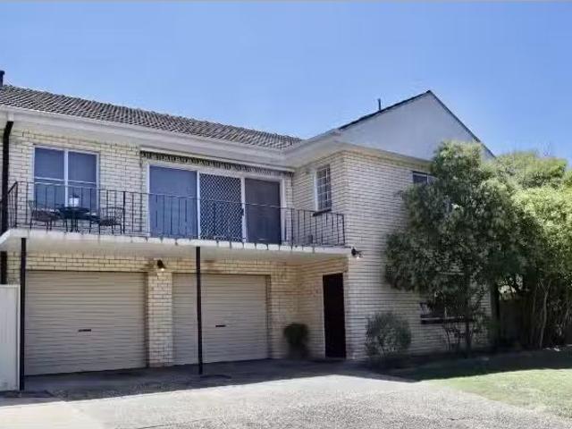 Nice 5 BR 366 Sioux Crt, Lavington House for rent Listed by J.