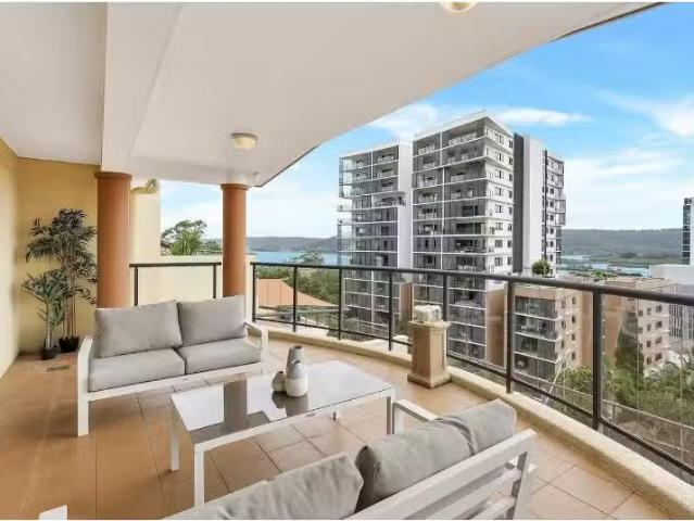 Cozy 5 BR 36/107 Henry Parry Drive, Gosford Apartment for rent.