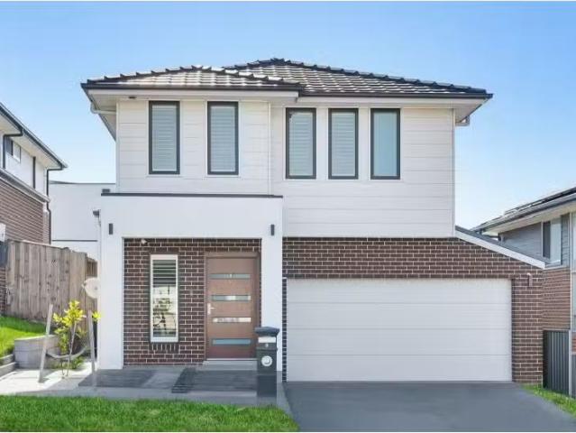 Deal! 5 BR 9 Tinline Street, Box Hill House for rent Listed b.