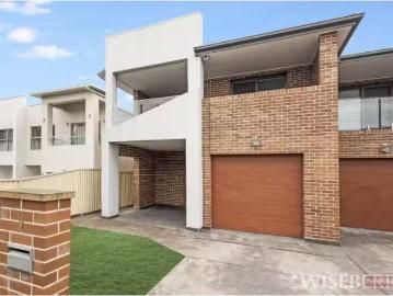 Nice 5 BR 9 Bamfield Avenue, YAGOONA House for rent Listed by.